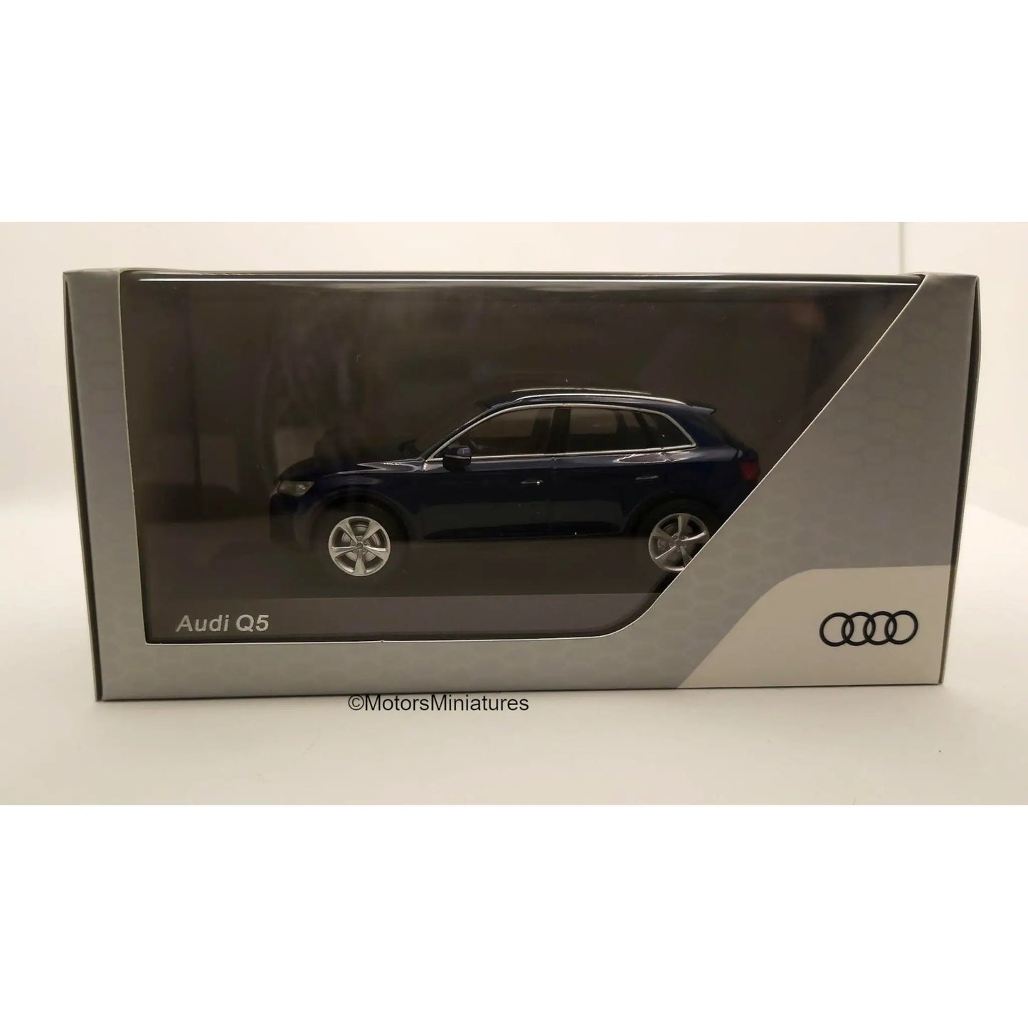 Audi Q5 Navarra Blue 2017 iScale 1/43 | Motors Miniatures