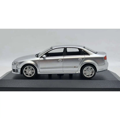 Audi RS4 2004 Argent métallisé Maxichamps 1/43 | Motors Miniatures