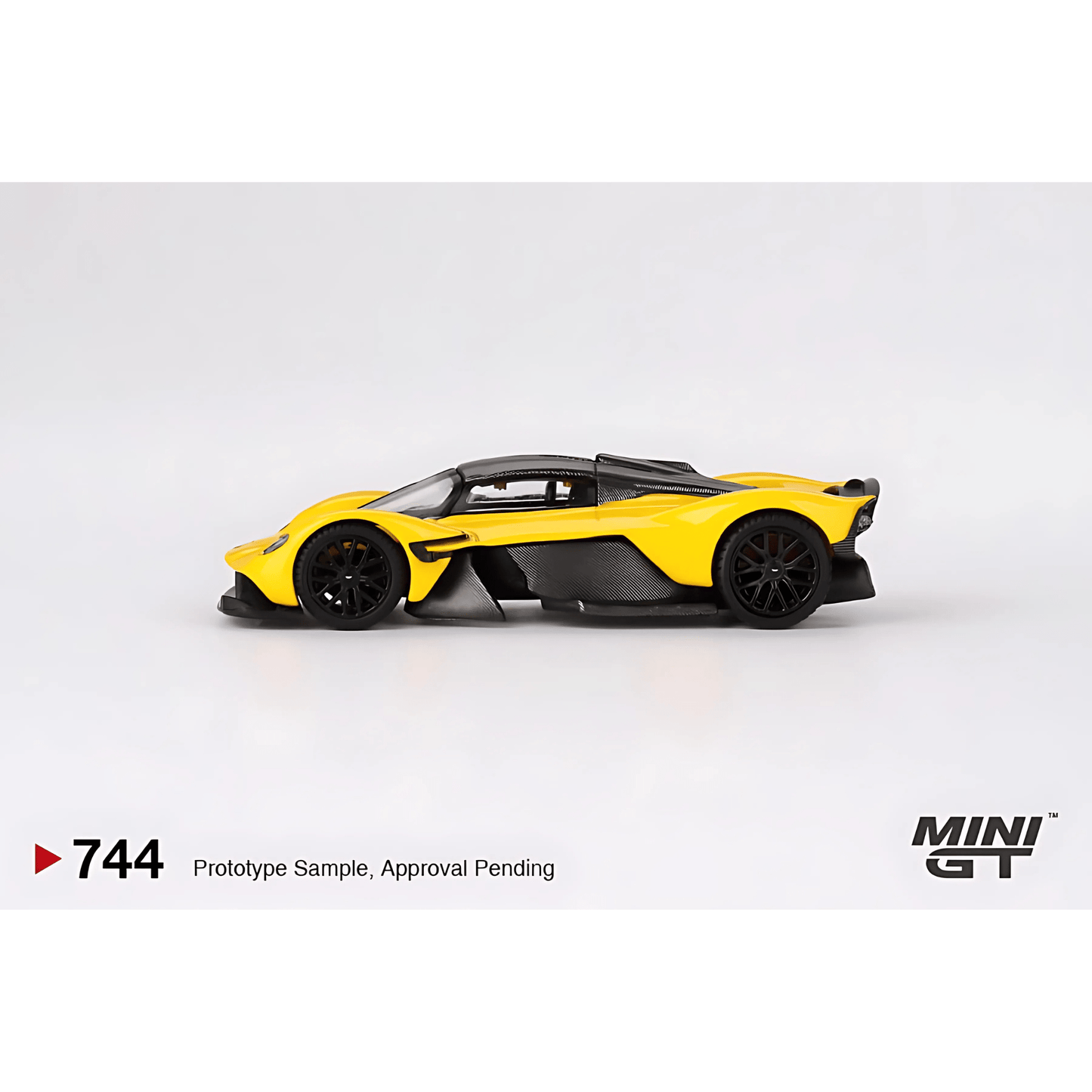 Aston Martin Valkyrie Sunburst Yellow LHD Mini GT 1/64 - MGT00744 - L