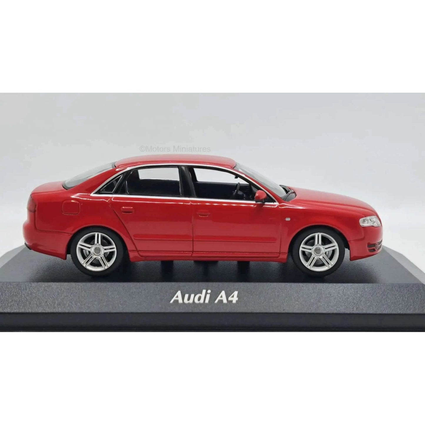 Audi A4 2004 Rouge Maxichamps 1/43 - mc940014401