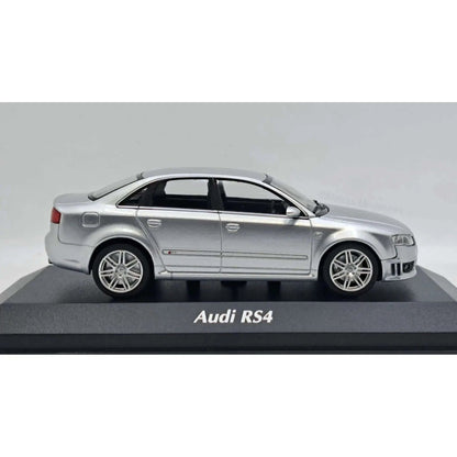 Audi RS4 2004 Argent métallisé Maxichamps 1/43 - mc940014601