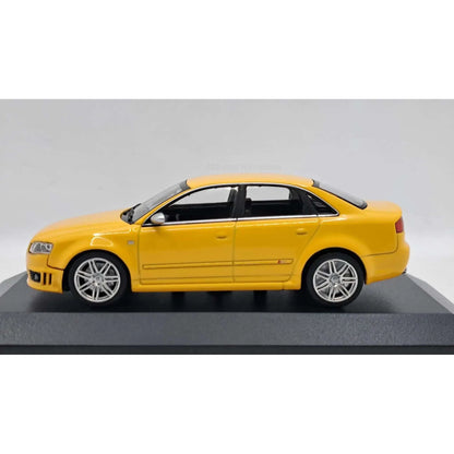 Audi RS4 2004 Yellow Maxichamps 1/43