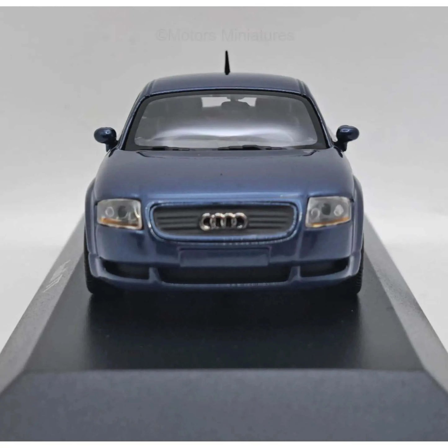 Audi TT Coupe bleu métallisé Maxichamps 1/43 | Motors Miniatures