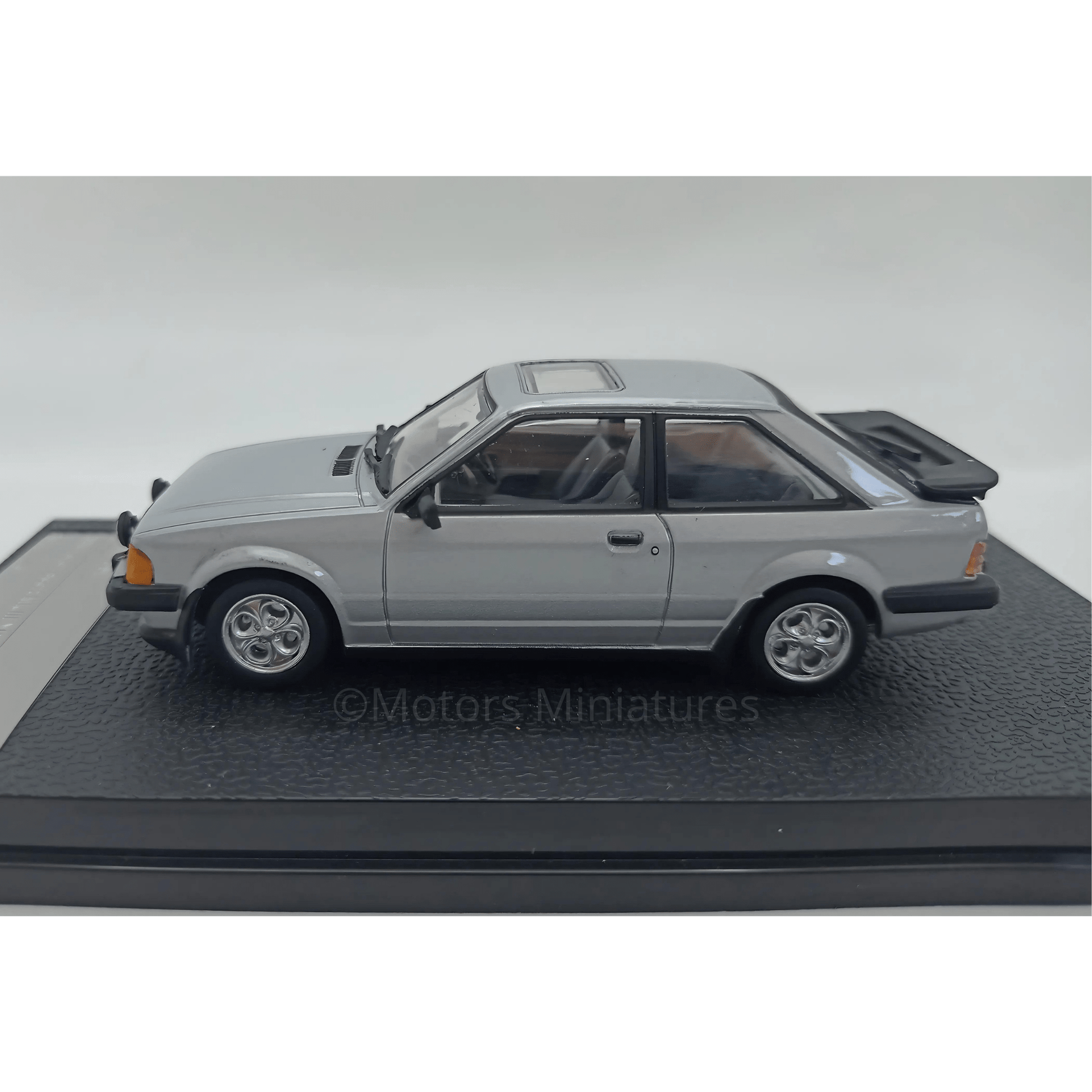 Ford Escort MKIII XR3I RHD 1993 Strato Silver Triple9 - Vitesse 1/43 - T9 - 43092