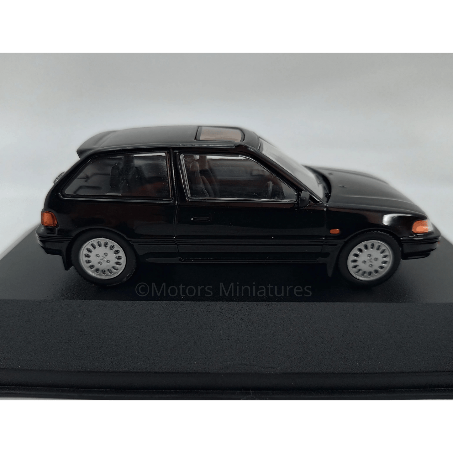 Honda Civic 1987 Noir RHD Triple9 1/43 - T9 - P10004