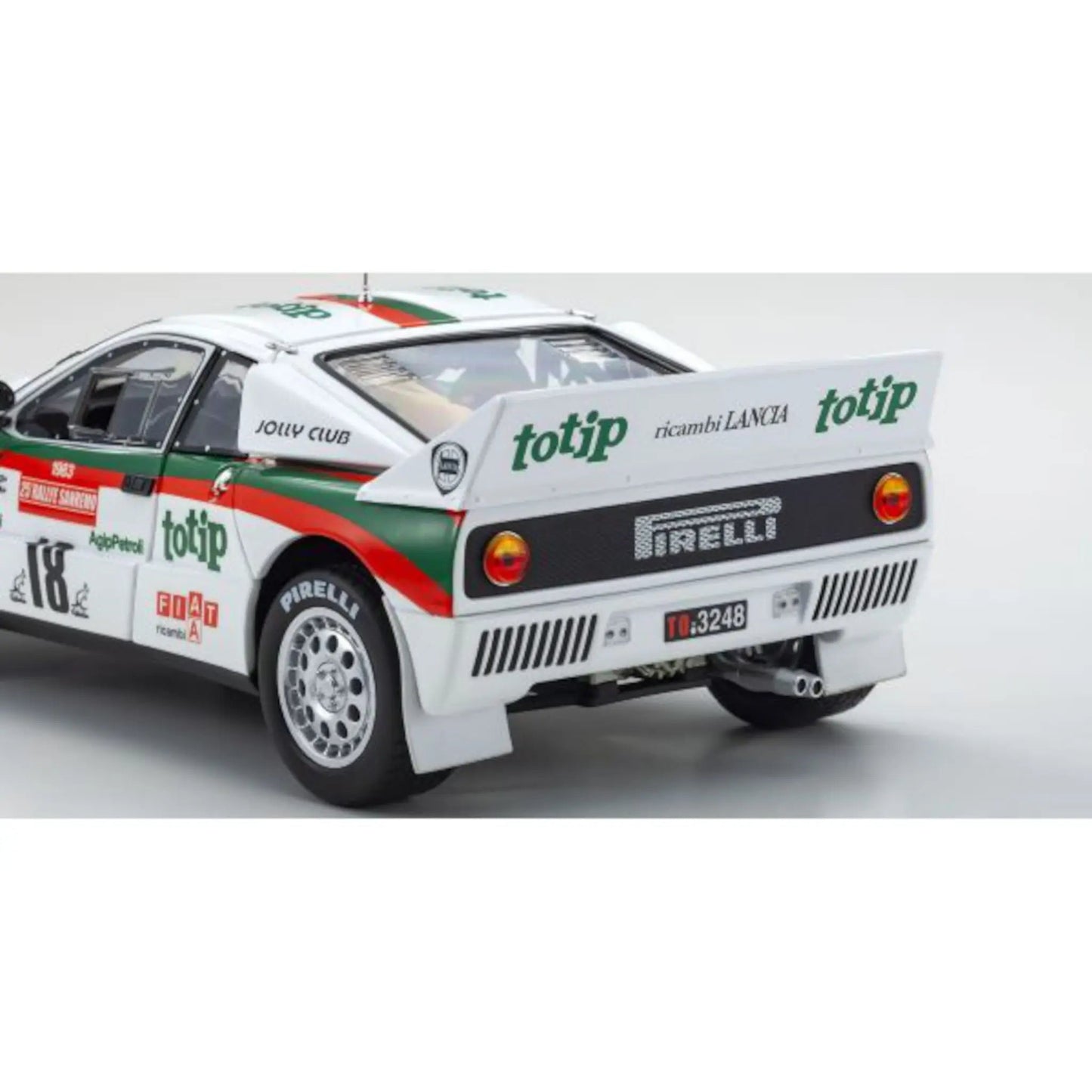 Lancia Rally 037 San Remo Rally 1983 #18 M. Biasion/T. Siviero Kyosho 1/18 - kyo8306B