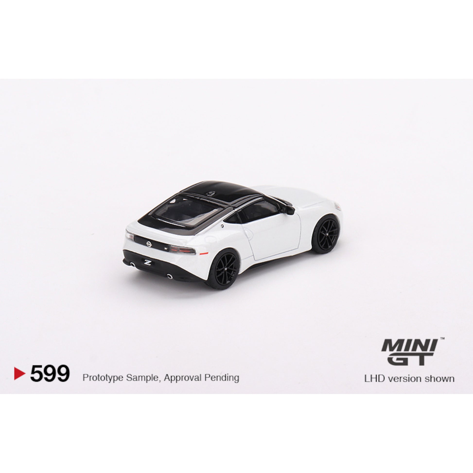 Nissan Z Performance 2023 LHD Everest White Mini GT 1/64 | Motors Miniatures