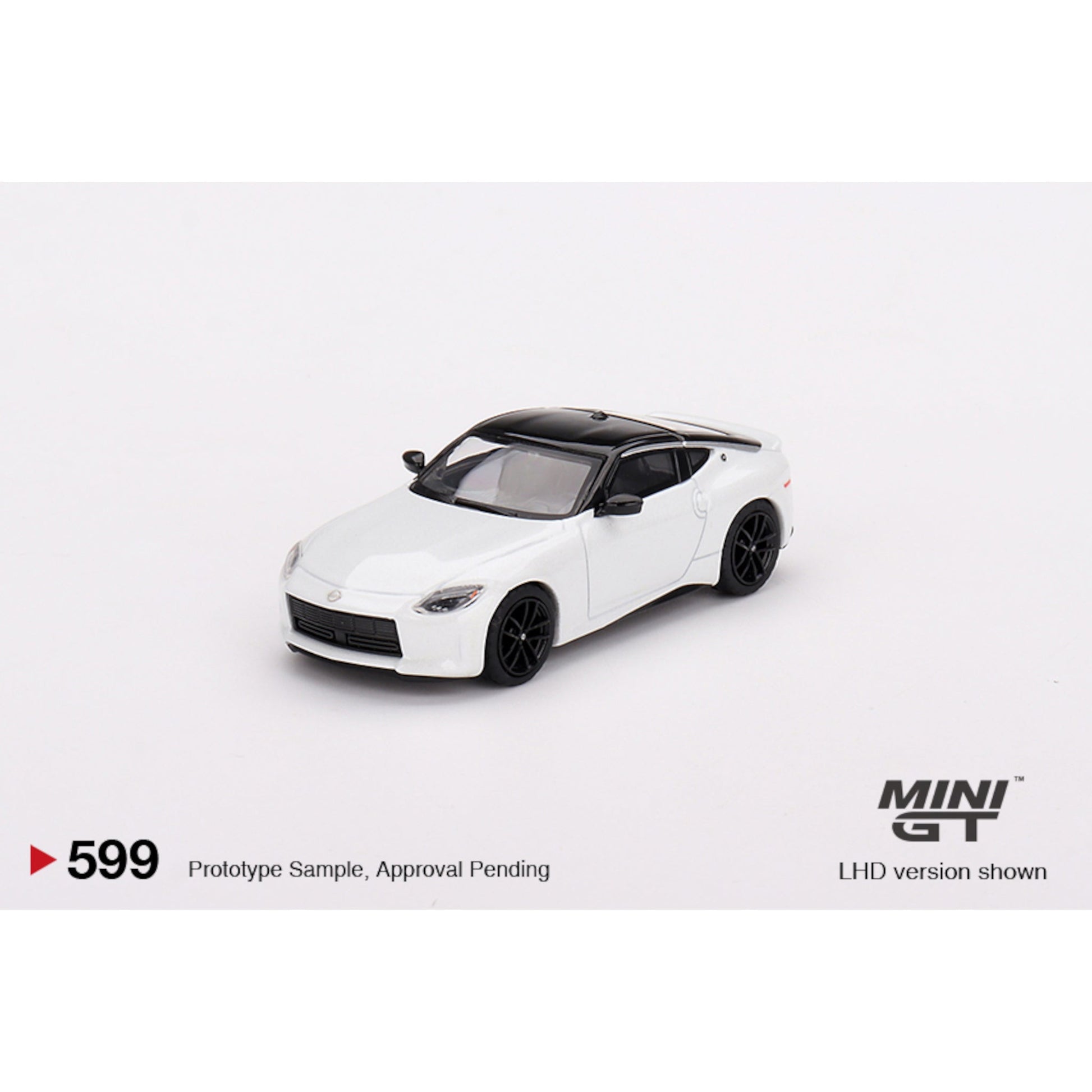 Nissan Z Performance 2023 LHD Everest White Mini GT 1/64 - MGT00599lhd
