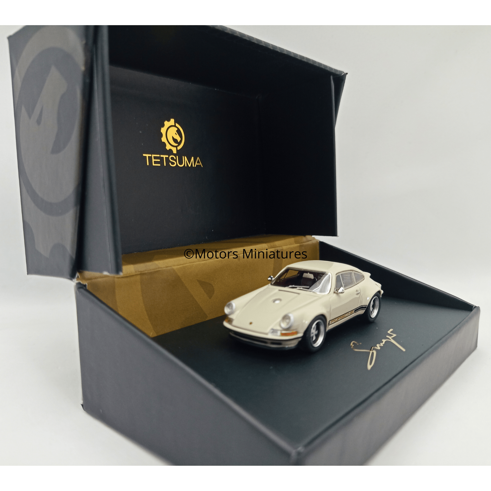 Porsche 964 restomod in Deluxe packaging brandy white Tetsuma 1/64 - tetWCC19002