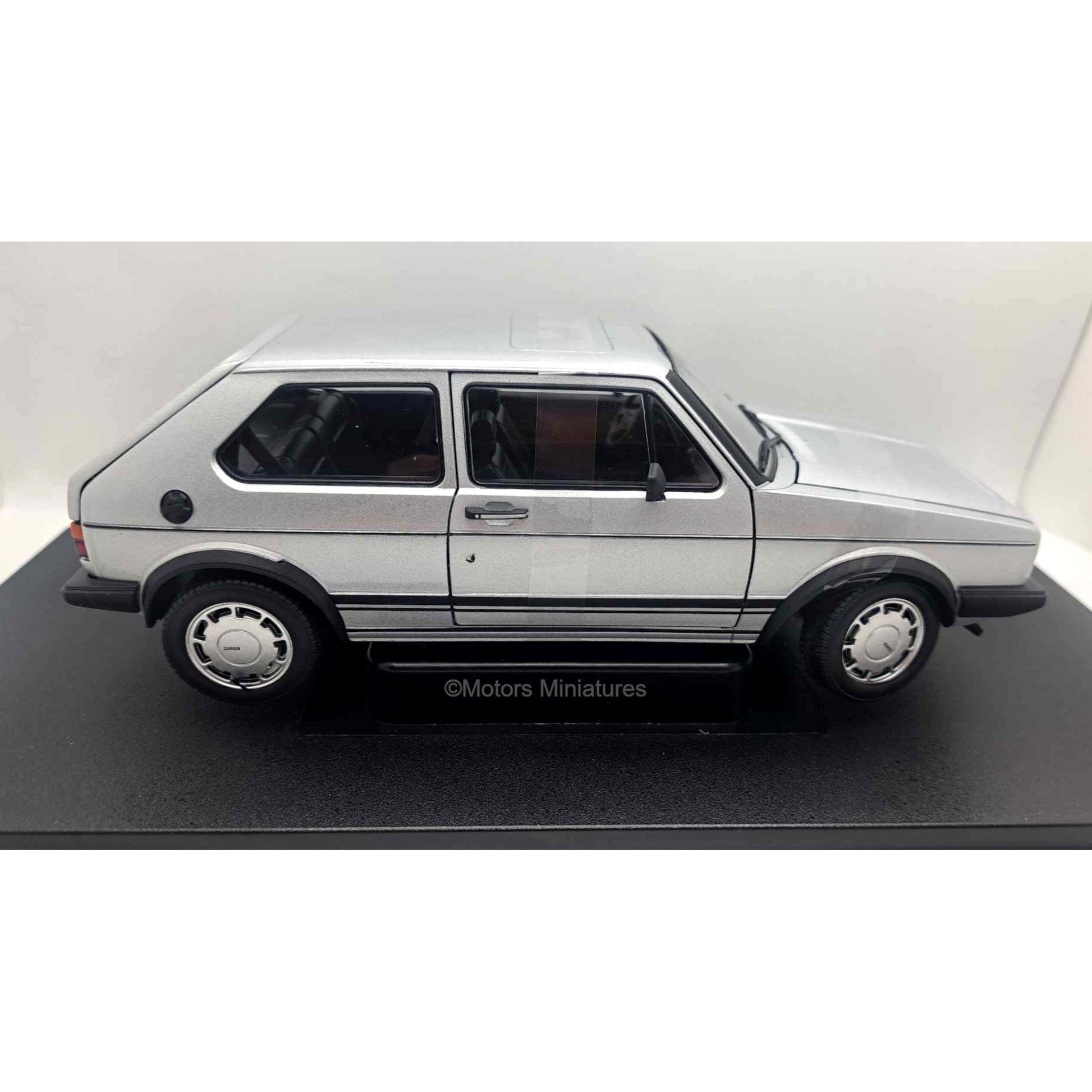 Volkswagen Golf I GTi Silver Welly 1/18 | Motors Miniatures