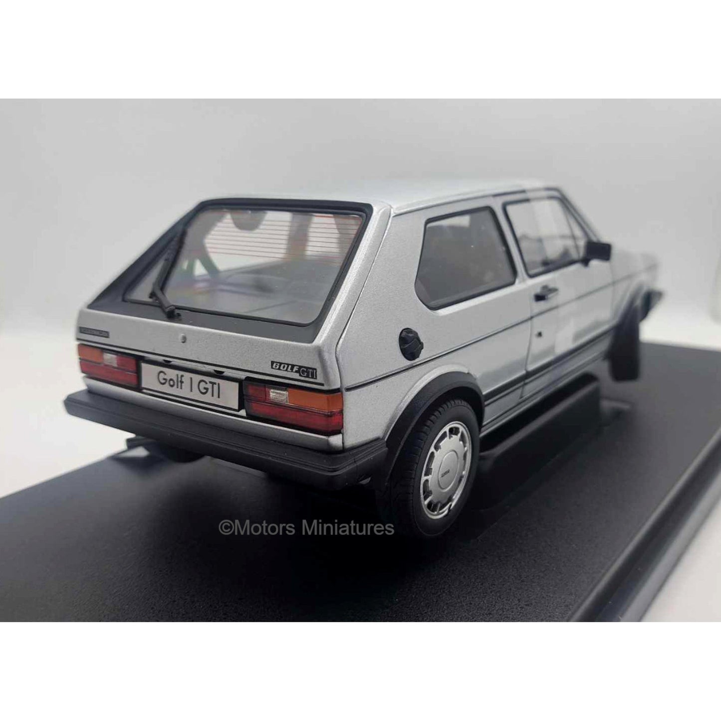 Volkswagen Golf I GTi Silver Welly 1/18 - welly18039s