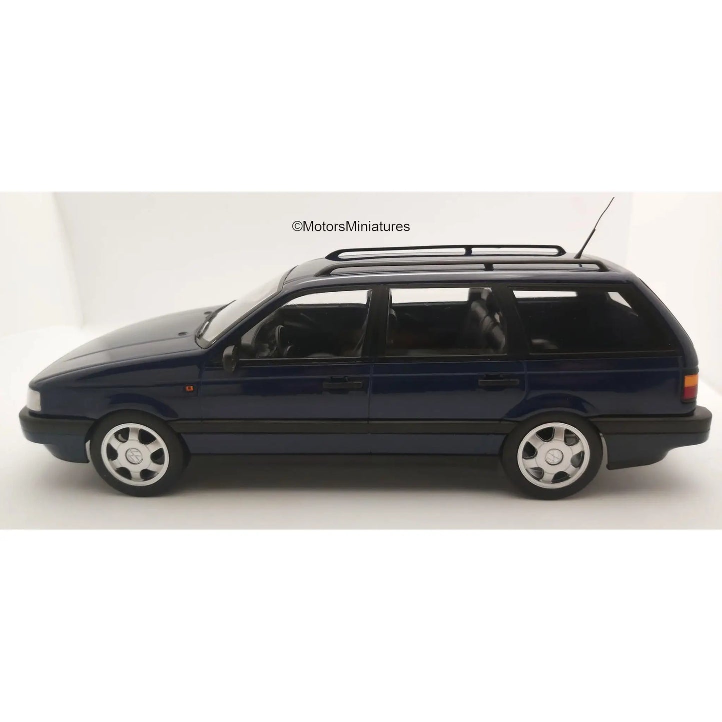 Volkswagen Passat B3 VR6 Variant 1988 KK-Scale 1/18 | Motors Miniatures